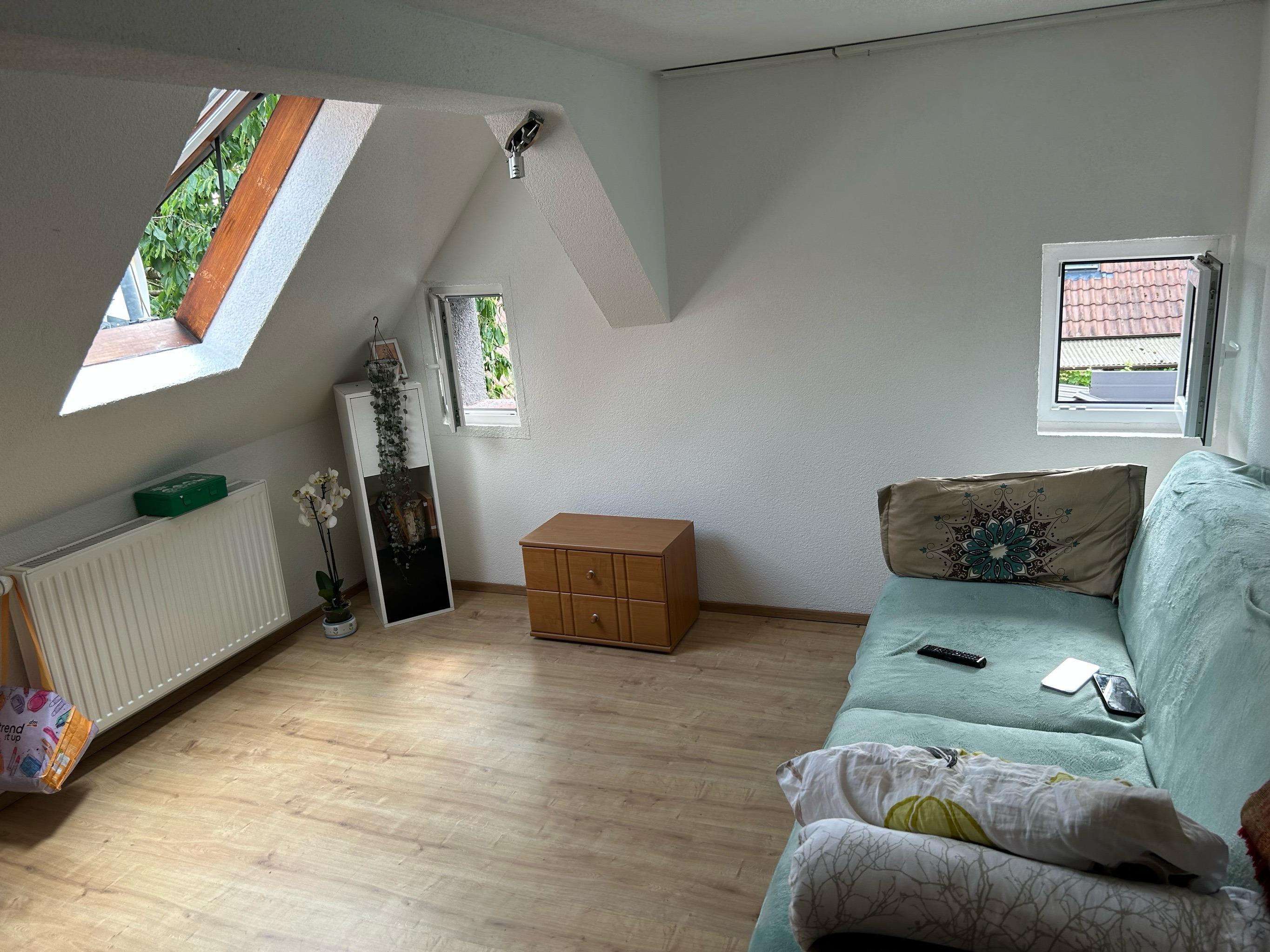 Immobilie in Weinstadt - Selber im Obergeschoss einziehen und Ihr neues Haus mit Mieteinnahmen finanzieren! - Bild 0