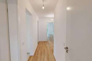 Einziehen und Wohlfühlen: Sanierte 4-Zimmer-Wohnung mit TERRASSE in ruhiger Lage – Adebarweg 23, 22559 Rissen, Hamburg – Vorschaubild 14