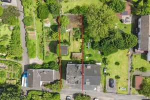 Entwicklungsfähige Doppelhaushälfte mit Garten in Bonn-Oberkassel-Nord frei ab August – Die vollständige Adresse der Immobilie erhältst du vom Anbieter., 53227 Oberkassel, Bonn – Vorschaubild 2
