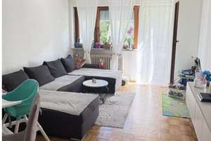 Stuttgart-Untertürkheim: Helle 2-Zimmer-Wohnung mit Balkon