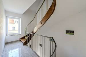 Mehrfamilienhaus mit Potenzial – ideal für Anleger & Eigennutzer – Die vollständige Adresse der Immobilie erhältst du vom Anbieter., 70376 Münster, Stuttgart – Vorschaubild 6