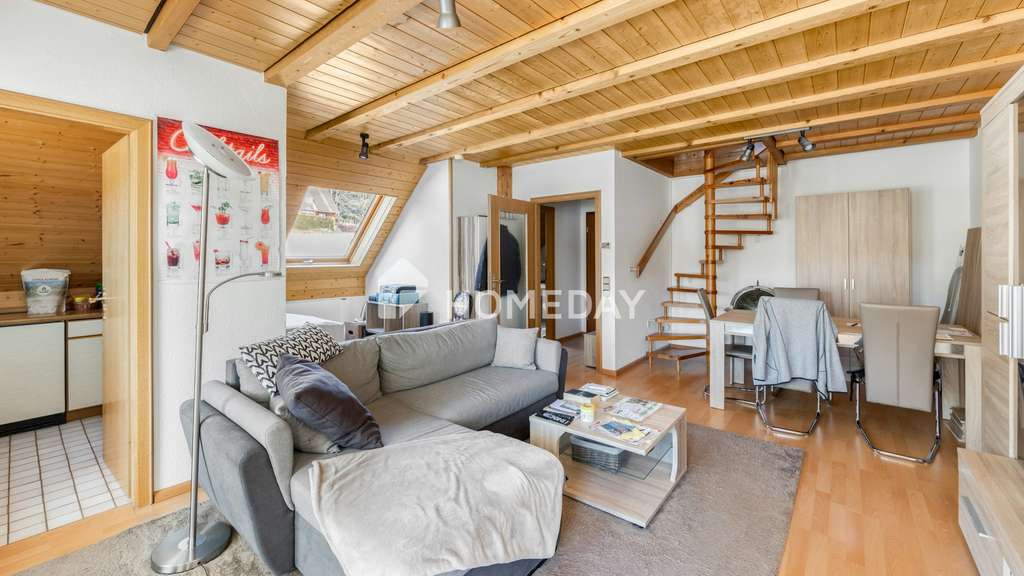 Immobilie in Eisenbach - DG-Wohnung mit Wintergarten, ausgebautem Dachbereich und Ausblick auf den Herrenberg - Bild 2