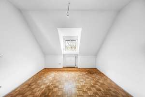 Charmante 2-Zimmer-Dachgeschosswohnung in absolut ruhiger Sackgasse – Die vollständige Adresse der Immobilie erhältst du vom Anbieter., 80638 Nymphenburg, München – Vorschaubild 4
