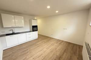 Zur Miete - Barrierefreie 2-Zimmer Erdgeschosswohnung in Lauenförde – Sohnreystraße 5b, 37697 Lauenförde – Vorschaubild 1