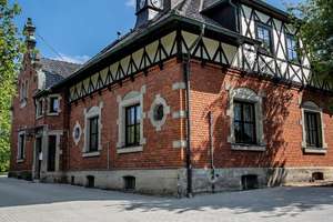 Liebevoll saniertes historisches Schulgebäude mit vielen Nutzungsmöglichkeiten in Rödental-STT – Die vollständige Adresse der Immobilie erhältst du vom Anbieter., 96472 Rödental – Vorschaubild 4