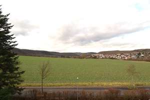 Ruhige 2-ZKB-Eigentumswohnung mit Balkon & Garage, neues Dach bereits bezahlt
