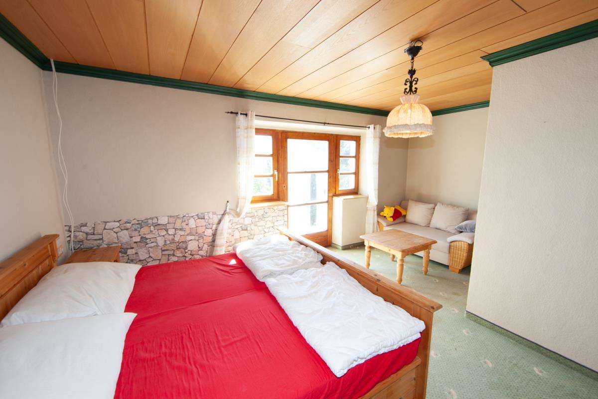 Immobilie in Bayerisch Eisenstein - Geräumiges Haus mit Arberblick -  bis zu 5 Wohnungen - Bild 0