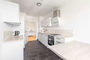 City-Traum mit Südbalkon, großen Räumen und Ausblick zum Verlieben! – Die vollständige Adresse der Immobilie erhältst du vom Anbieter., 10243 Friedrichshain, Berlin – Vorschaubild 13