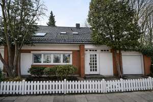 Renovierungsbedürftiges Reihenhaus mit 6 Zimmern in Bremen-Gartenstadt Vahr