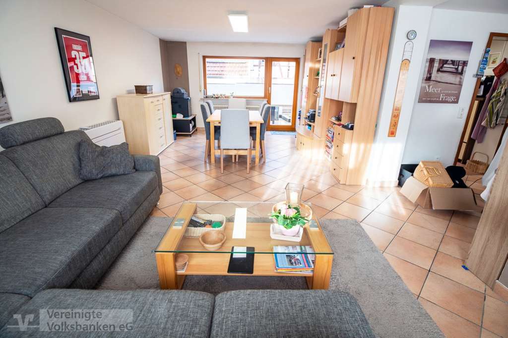 Immobilie in Simmozheim - Gemütliches EFH mit Terrasse, Garten und viel Platz für Ihre Fahrzeuge in Simmozheim! - Bild 1