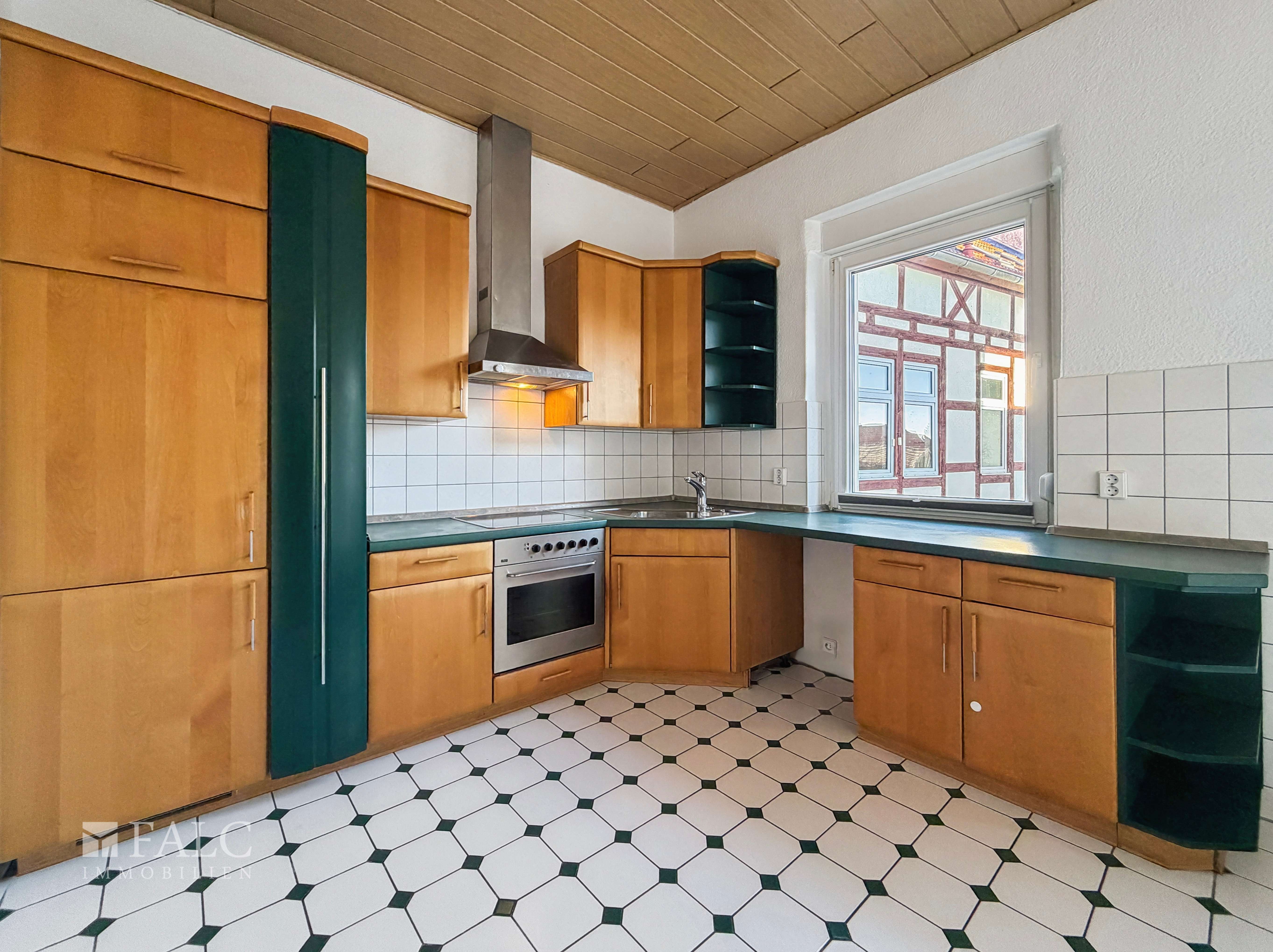 Immobilie in Stendal - Provisionsfrei. Imposantes Eckhaus in zentraler Lage - Investieren mit Perspektive - Bild 1