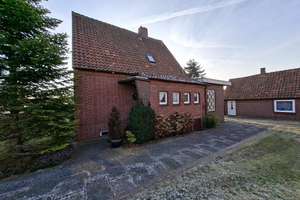 Klassisches Einfamilienhaus mit Einliegerwohnung in Sande  - zwei Bäder - großes Grundstück  – Die vollständige Adresse der Immobilie erhältst du vom Anbieter., 26452 Sande – Vorschaubild 5
