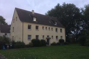 Modernisiertes Mehrfamilienhaus mit 15 Zimmern in Obermeiderich, Duisburg