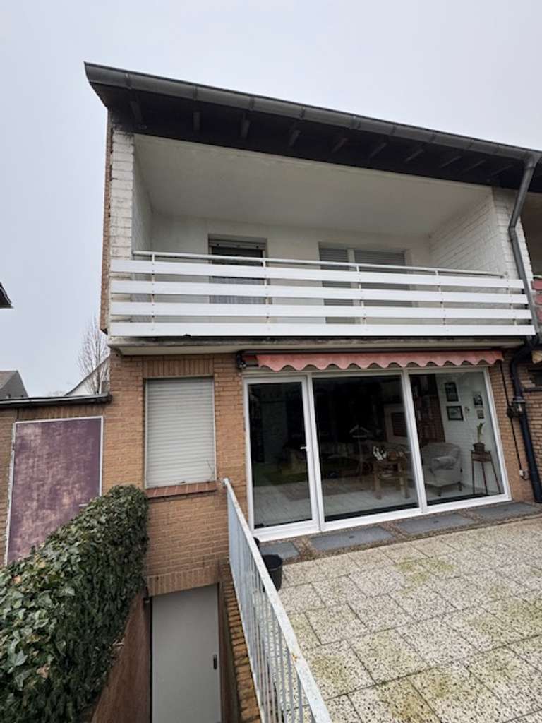 Reiheneckhaus mit großem Potential, Garage, Balkon und Garten
