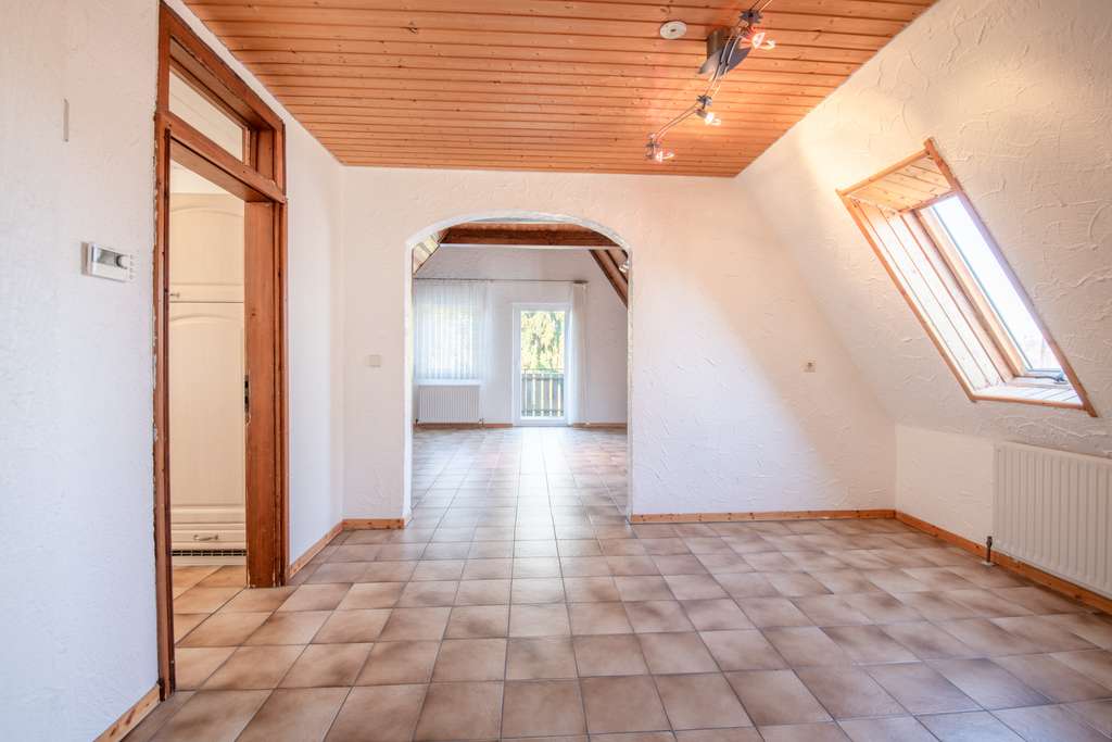 Immobilie in Heilbronn - !!! Auch für Kapitalanleger: 121m² / 4,5 Zi. / 2 Bäder / EBK / Balkon / Gartennutzung / Garage !!! - Bild 4