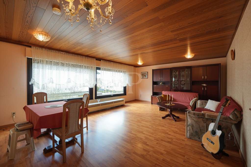 Immobilie in Kirchberg an der Jagst - Stilvolles Familienanwesen mit viel Platz und flexiblen Nutzungsmöglichkeiten - Bild 3