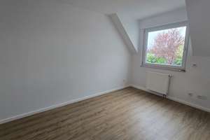 Moderne Maisonette-Perle mit Garten-Oase: Raumwunder mit Entwicklungspotenzial in Neuss-Norf – Düsselstraße 5, 41469 Norf, Neuss – Vorschaubild 9