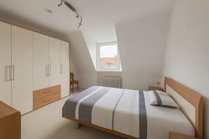 -I| AUSBAUPOTENTIAL || Geräumige Mansarden-Wohnung || LEBEN IM ZOOVIERTEL |I- – Schumannstr. 64, 40237 Düsseltal, Düsseldorf – Vorschaubild 2