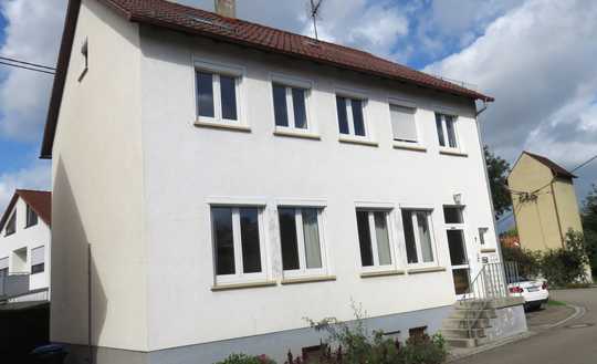 Sofort verfügbar: 2-3 Familienhaus in Metzingen-Neuhausen