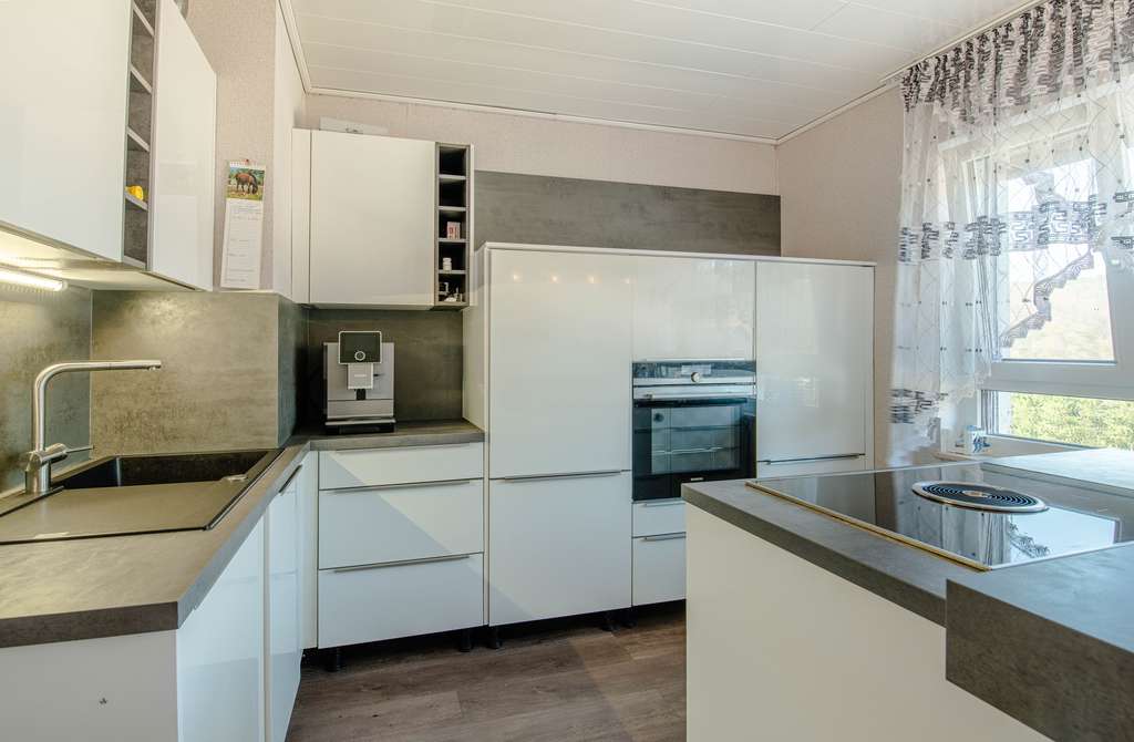 Immobilie in Leidersbach - ++Gepflegtes EFH in ruhiger Ortsrandlage mit Einliegerwohnung, schönem Garten und Garage ++ - Bild 2