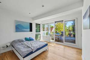 Loftgefühl auf zwei Ebenen – Außergewöhnliche 5-Zimmer-Maisonette-Wohnung in München-Obermenzing – Die vollständige Adresse der Immobilie erhältst du vom Anbieter., 81247 Obermenzing, München – Vorschaubild 17