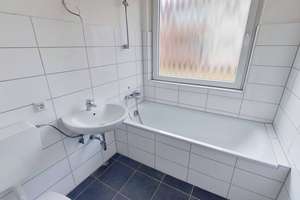 Bequem im Erdgeschoss wohnen: 2 Zimmer mit Balkon & Tageslichtbad – Moorstraße 40, 49356 Diepholz – Vorschaubild 7