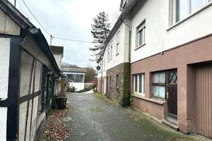 Wohnimmobilie mit Grundstück und Entwicklungspotenzial in attraktiver Lage von Gummersbach – Die vollständige Adresse der Immobilie erhältst du vom Anbieter., 51643 Gummersbach – Vorschaubild 2
