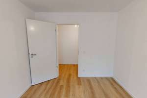 Einziehen und Wohlfühlen: Sanierte 4-Zimmer-Wohnung mit TERRASSE in ruhiger Lage – Adebarweg 23, 22559 Rissen, Hamburg – Vorschaubild 7