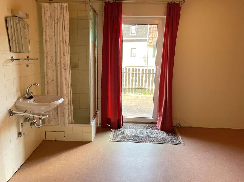 Zimmer OG Anbau mit Dusche