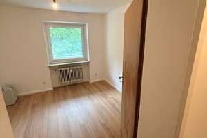 Frisch sanierte 3-Zimmer-Wohnung mit Balkon und Blick ins Grüne - ab 15.06.2026 verfügbar – Terofalstr. 39, 80689 Blumenau, München – Vorschaubild 7