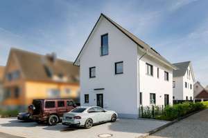 Modernes und helles Einfamilienhaus zentral in Denzlingen mit Garten KFW 40 Standard – Die vollständige Adresse der Immobilie erhältst du vom Anbieter., 79211 Denzlingen – Vorschaubild 1