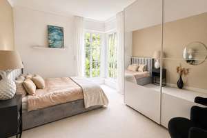Exklusive Villa 
mit Pool, traumhaftem Garten & 3er-Garage 
in Hamburg-Wohldorf-Ohlstedt – Die vollständige Adresse der Immobilie erhältst du vom Anbieter., 22397 Wohldorf-Ohlstedt, Hamburg – Vorschaubild 15