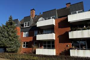 Top-sanierte 2-Zimmer-Wohnung mit Westbalkon in Hamburg-Niendorf