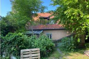 Ruhige Lage in Lichterfelde –  schön eingewachsenes Grundstück mit Abrisshaus