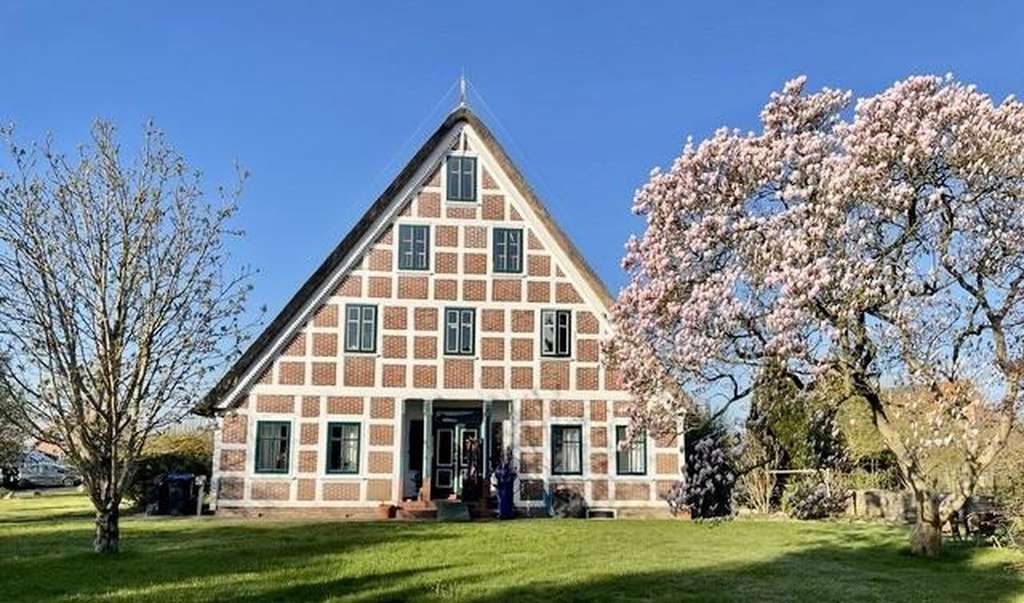 Immobilie in Hollern-Twielenfleth - Denkmal-Traumwohnung vor den Toren Hamburgs - hohe steuerliche Abschreibung! - Bild 1