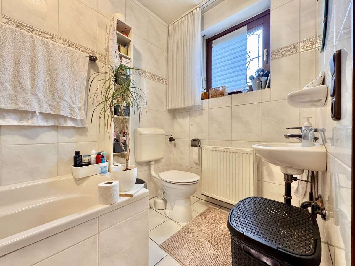 Immobilie in Bad Marienberg (Westerwald) - **Modernisierte Doppelhaushälfte mit tollem Grundstück in guter Lage von Bad Marienberg Zinhain** - Bild 5