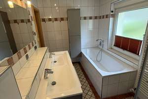 Saniertes Doppelhaus in Regensburg – Die vollständige Adresse der Immobilie erhältst du vom Anbieter., 93057 Konradsiedlung-Wutzlhofen, Regensburg – Vorschaubild 3