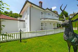 Stilvolle Villa mit Seeblick in ruhiger Villenlage – kernsaniert, mit weiterem Entwicklungspotenzial – Die vollständige Adresse der Immobilie erhältst du vom Anbieter., 82319 Starnberg – Vorschaubild 1