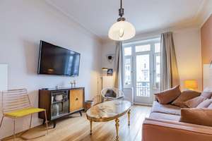 2 Zimmer mit Balkon in Eimsbüttel in historischem Altbau  – Die vollständige Adresse der Immobilie erhältst du vom Anbieter., 20255 Eimsbüttel (Ortsteil), Hamburg – Vorschaubild 2
