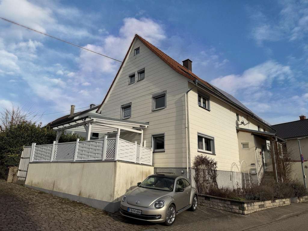 Immobilie in Gaggenau - Einfamilienhaus mit überdachter Terrasse, Sauna und ausreichend Gestaltungspotenzial! - Bild 0