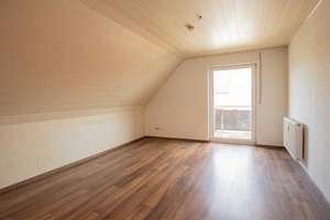 Gepflegte 3-Zimmer-Wohnung mit Balkon und Ausbaupotenzial im Speicher – 79108 Hochdorf, Freiburg im Breisgau – Vorschaubild 2