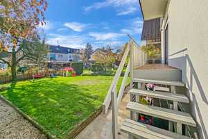Attraktives Zweigenerationshaus mit Garten, Garage und Stellplätzen – provisionsfrei – Böblingen (Kreis) – Vorschaubild 2