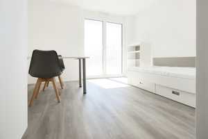 Für SchülerInnen, StudentInnen und Auszubildende - möbliertes Apartment mit Balkon – Firnhaberstr. 12a, 86159 Augsburg – Vorschaubild 2