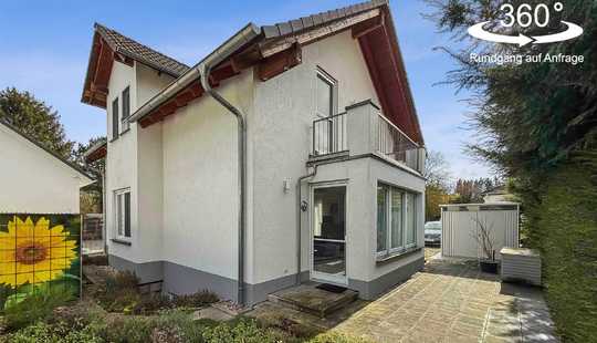 Bild von Top gepflegtes Einfamilienhaus mit Balkon, Terrasse und kleinem Garten