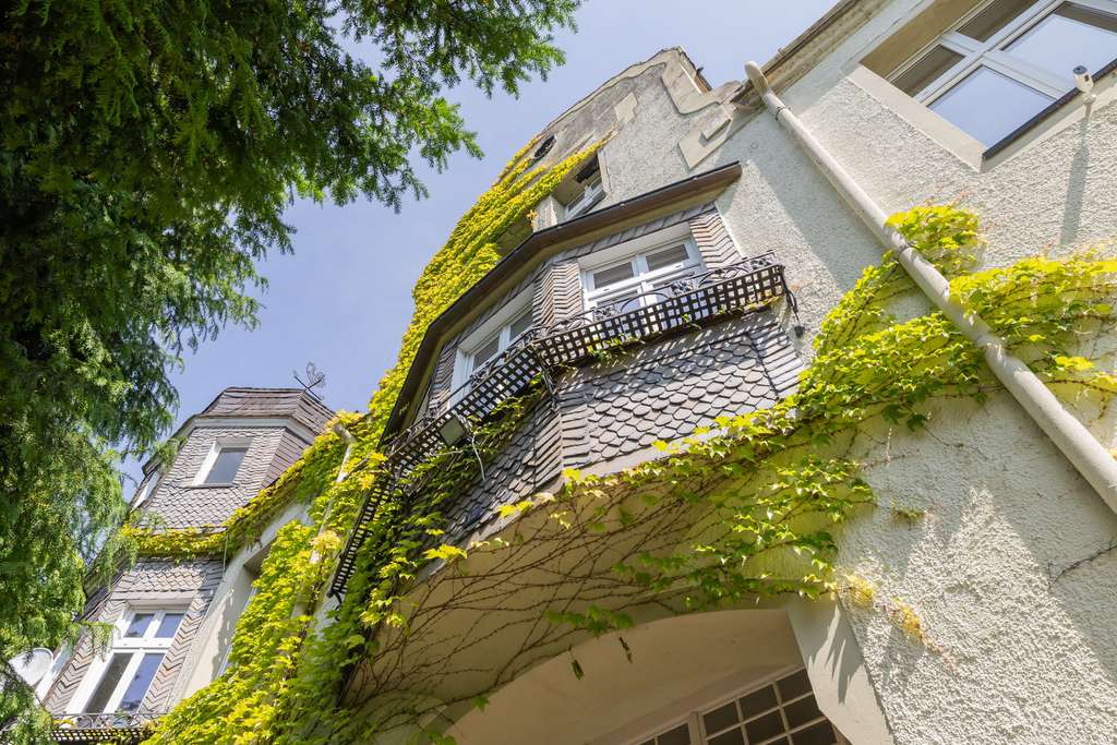 Immobilie in Schmallenberg - Architektonisch anspruchsvolle Jugendstilvilla mit romantischer Geschichte - Bild 2