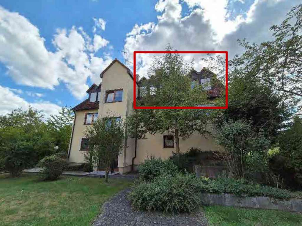 Immobilie in Neuendettelsau - Lichtdurchflutete DG-Wohnung mit Südbalkon & großzügigem Studio - Bild 2