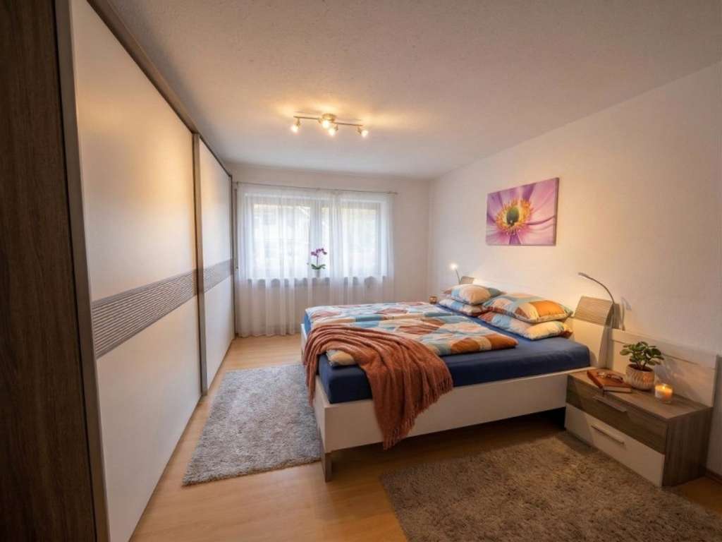 Immobilie in Buchloe - SCHICKE - GERÄUMIGE 3/4 ZIMMER-ETW mit großem BALKON in RUHIGER WOHNLAGE von BUCHLOE! - Bild 3