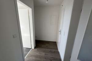 Grünes Umfeld - Renovierte 3 Zi.- Whng. - Wannenbad  mit Fenster - Duisburg – Gillhausenstr. 22, 47226 Hochemmerich, Duisburg – Vorschaubild 7