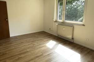 helle, familienfreundliche 3 Zimmer Erdgeschoss Wohnung mit Balkon in Leverkusen – Die vollständige Adresse der Immobilie erhältst du vom Anbieter., 51377 Steinbüchel, Leverkusen – Vorschaubild 4