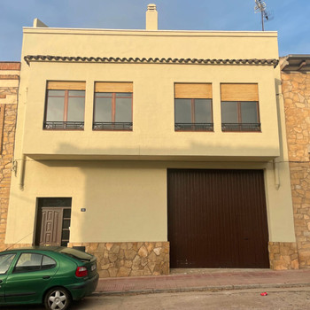 Haus in Solivella mit Garage und Terrasse zu verkaufen